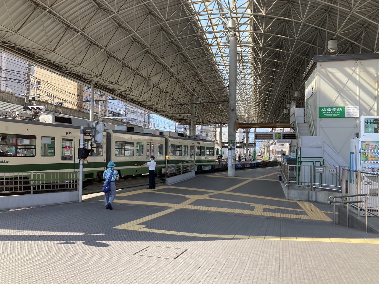 2022年9月KOI PLACE・コイプレ_広電己斐駅ホーム