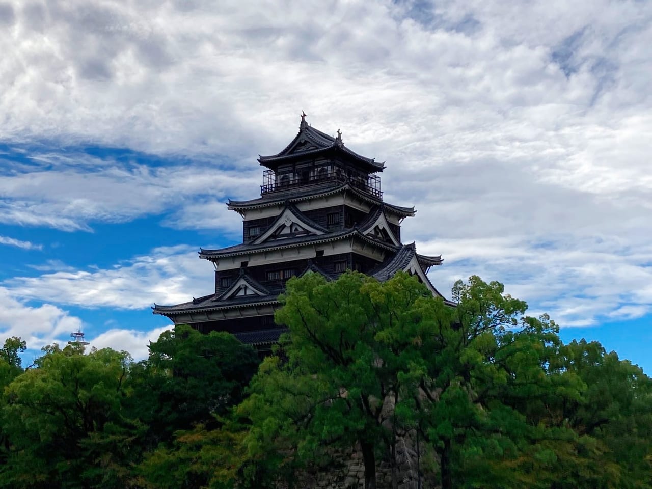 2022年12月「知っていますか？本当の広島城を。〜市民が知らない！？広島城のチカラ〜」トークイベント開催_広島城外観_天守閣