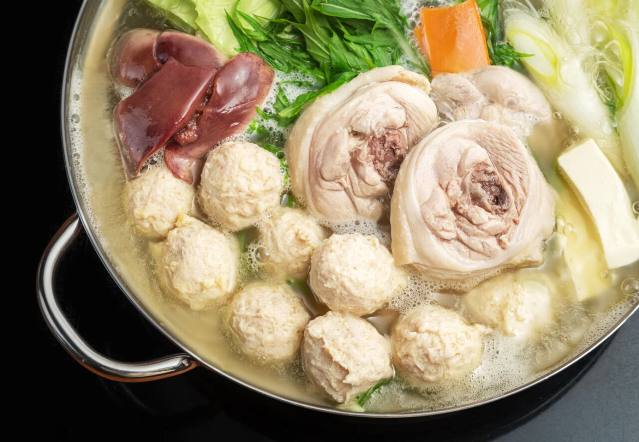 華味鳥を使った看板メニュー「水炊き」