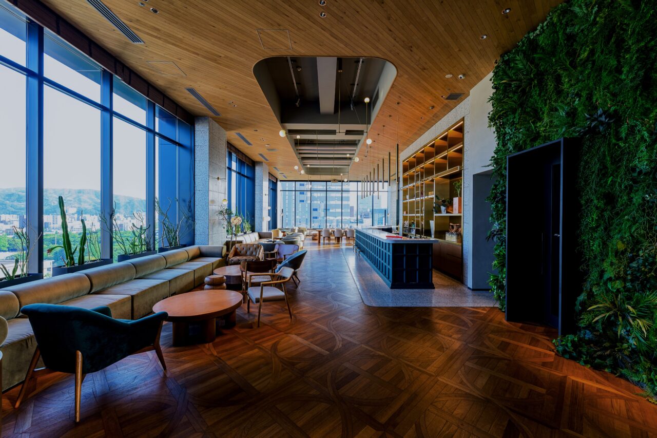THE KNOT HIROSHIMAのスタイリッシュなホテル内観