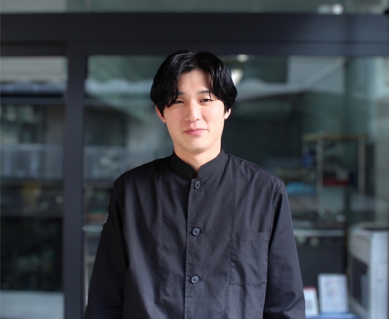 クロワッサン専門店を手がける、SNSで人気のパティシエ・あめくん(岡村拓弥さん)。