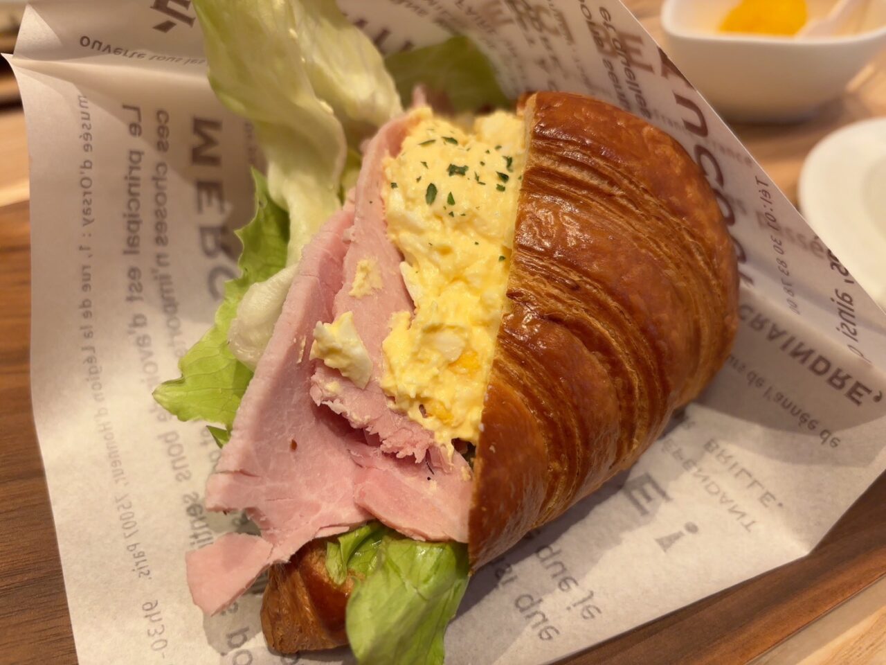 アルパーク東棟1階にあるリゾラカフェ