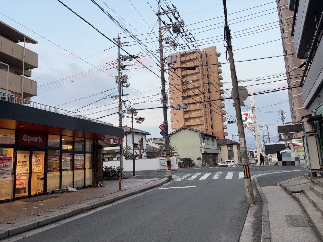 2026年2月28日に閉店するスパーク鈴が峰店の外観（広島市西区）