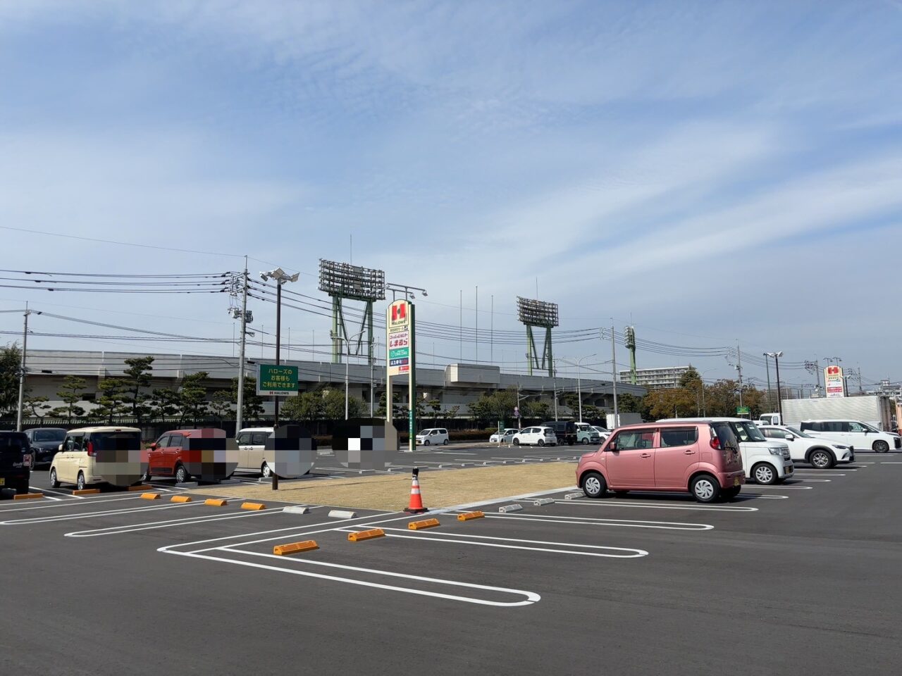 広島市西区観音新町モールに2026年5月22日オープン予定の和食さとの外観と工事中の様子