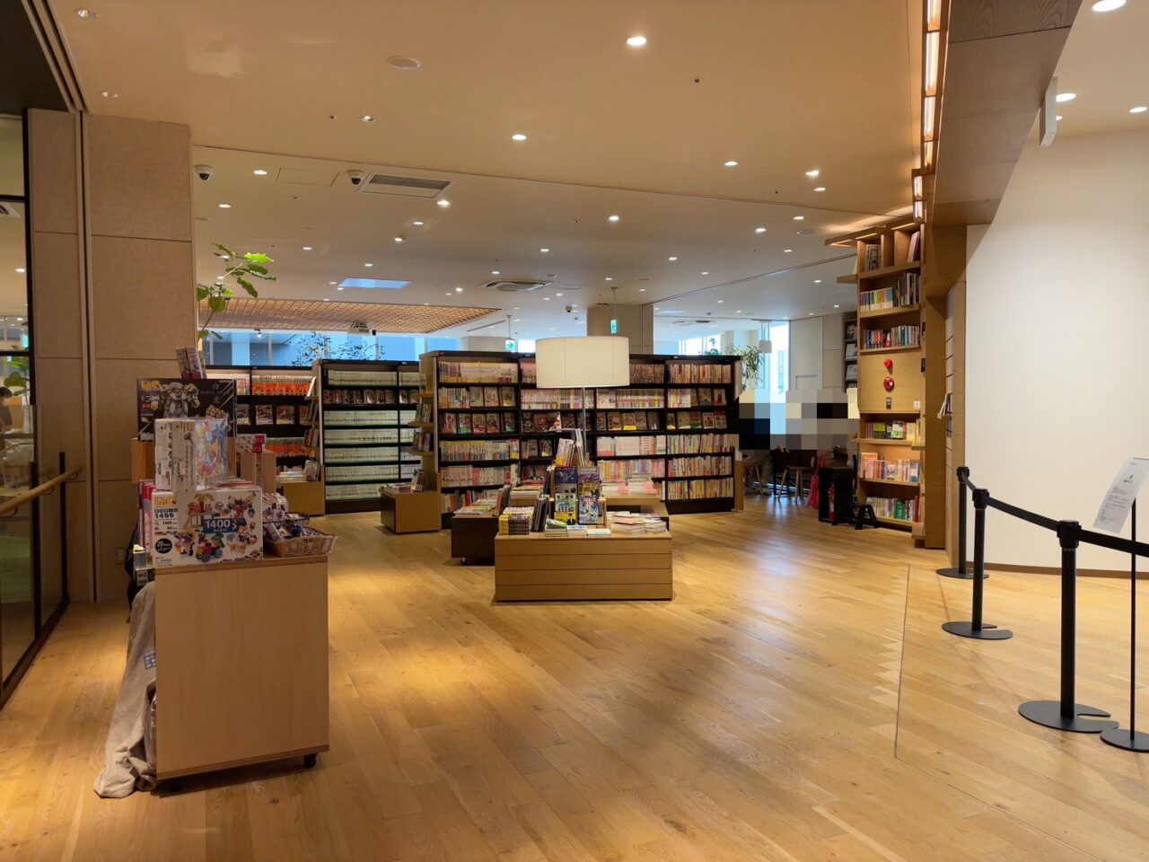 広島T-SITE2階にあった保険テラス広島T-SITE店跡に掲示された移転のお知らせ