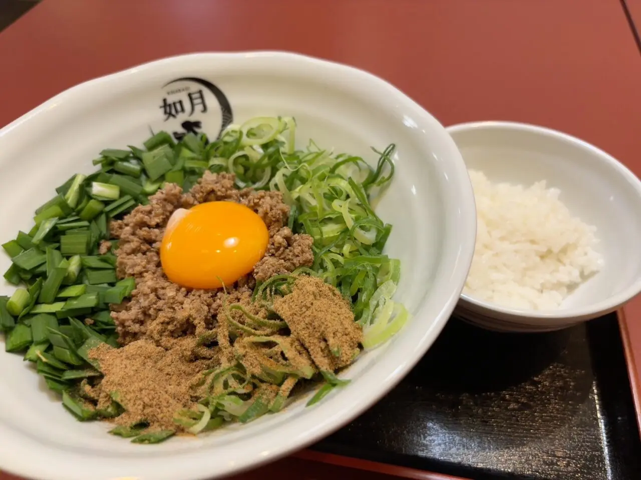 段原ショッピングセンターの麺匠如月で提供されるまぜそば