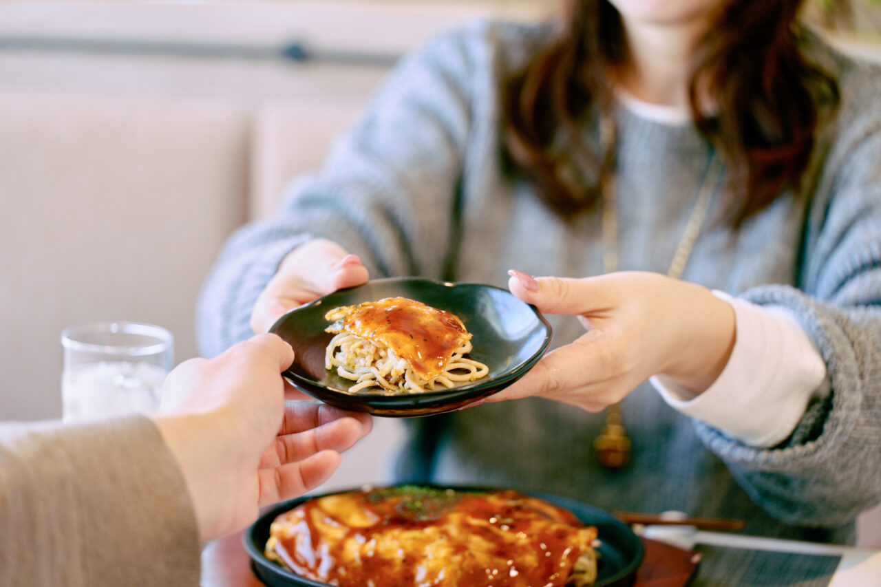 みっちゃん総本店の母の日限定、動画メッセージ付き冷凍お好み焼3種ギフトセットのイメージ