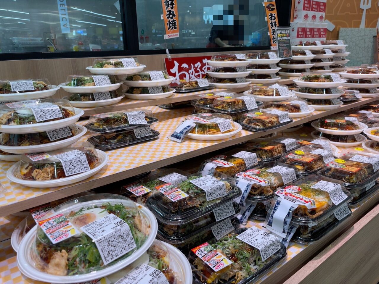 リニューアルオープンしたフレスタ波出石店の店内