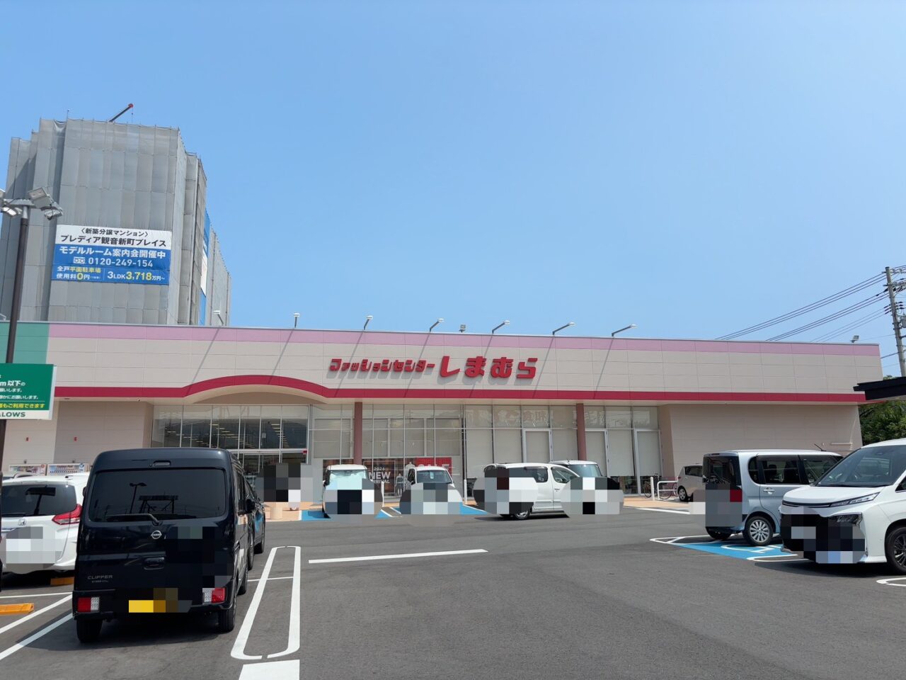 観音新町モールのはま寿司と和食さとの間で建設が進む新しい建物の様子