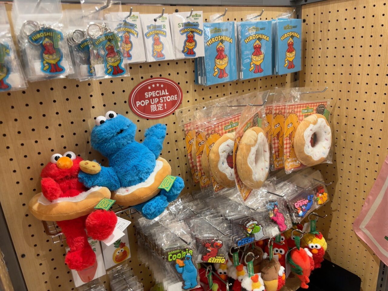 ミナモア2階で開催中の「SESAME STREET MARKET SPECIAL POP UP STORE」会場の様子
