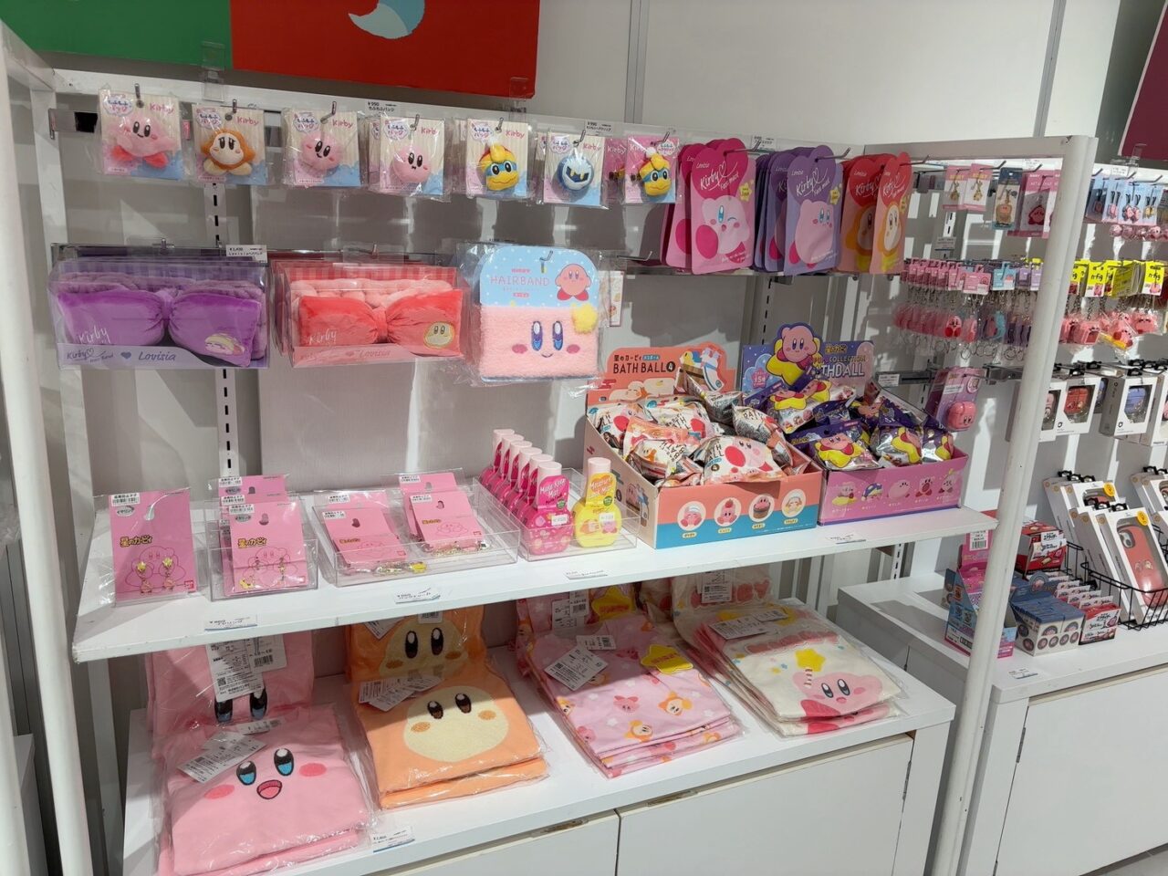 広島PARCO本館6階で開催されている星のカービィの期間限定ショップ「KIRBY COLORFUL STORE」