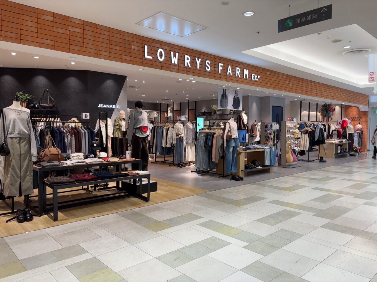 広島パルコ新館4階にオープンしたLOWRYS FARM Et.*の店内と売り場の様子