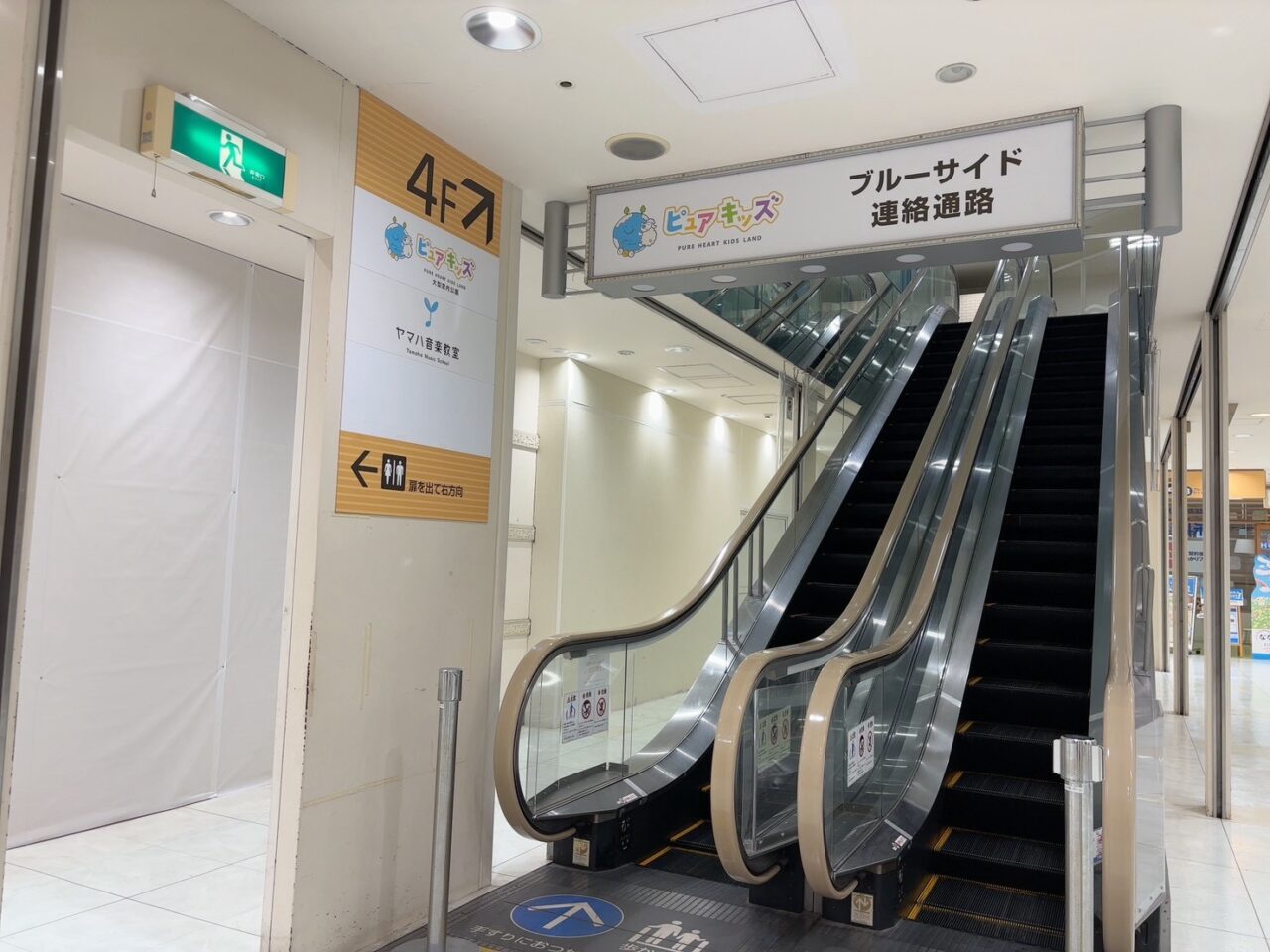 アルパーク東棟3階のエスカレーター横にあるバーミヤンの出店予定場所