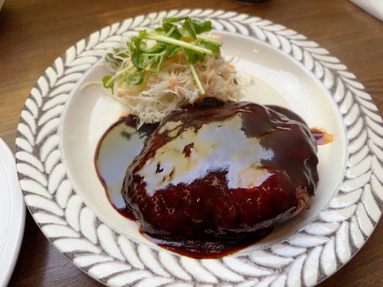 ステーキかんなめで注文したハンバーグ。食べ応えのある一品